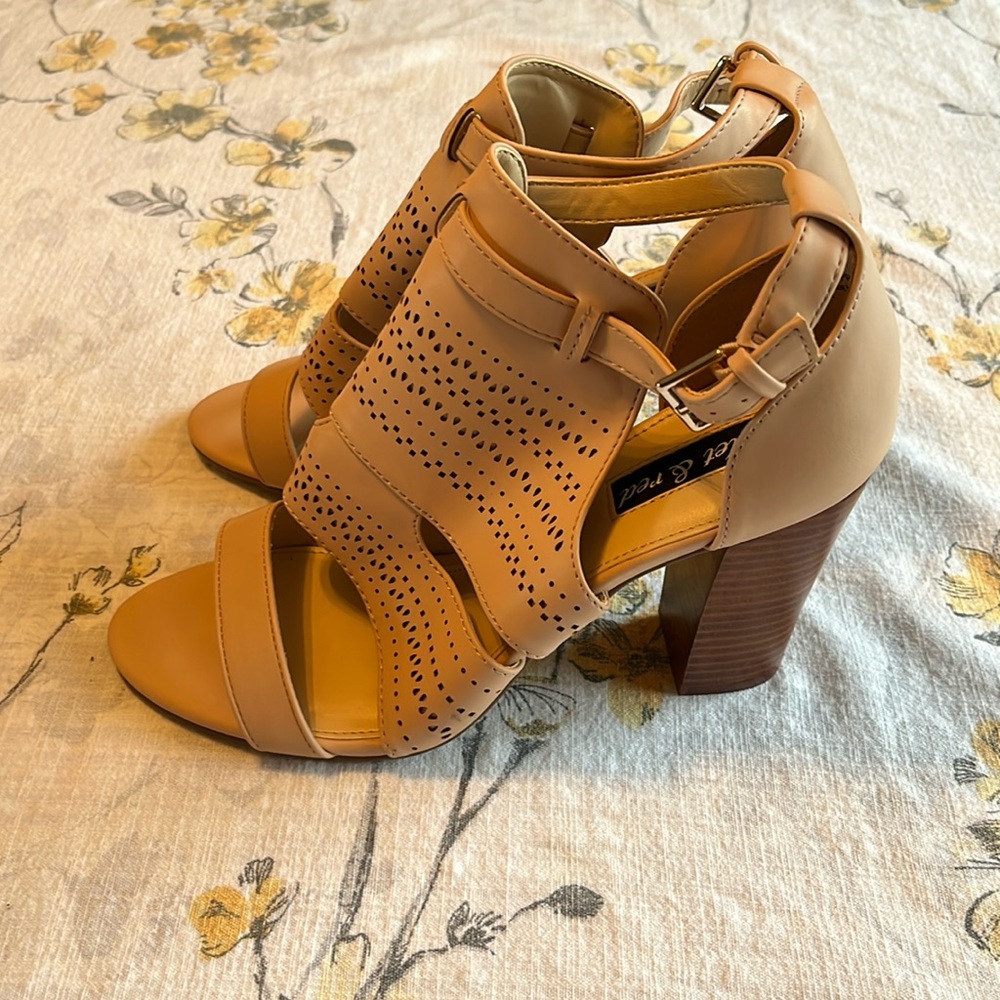 Violet & Red hells size 8 1/2